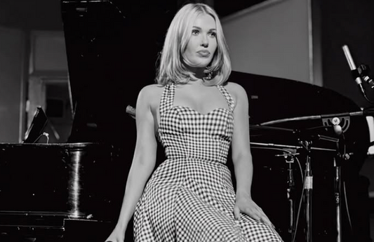Lucinda Odette - Get off (Review)