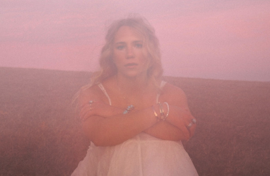 Avery Anna - what are friends for? (Review)
